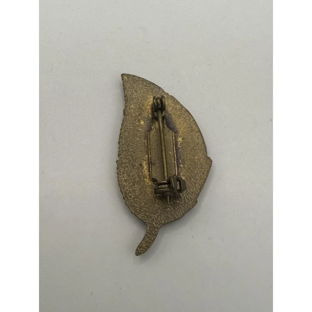 Ducks Unlimited‎ Pin 50 Years Leaf Design Brooch